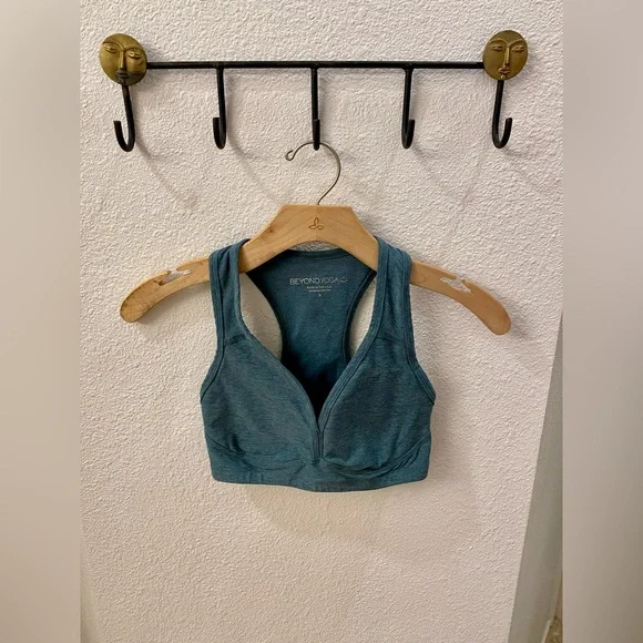 Beyond Yoga Sports Bra - Picture 1 of 3